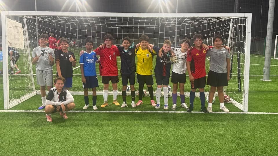 ISA team at the goal